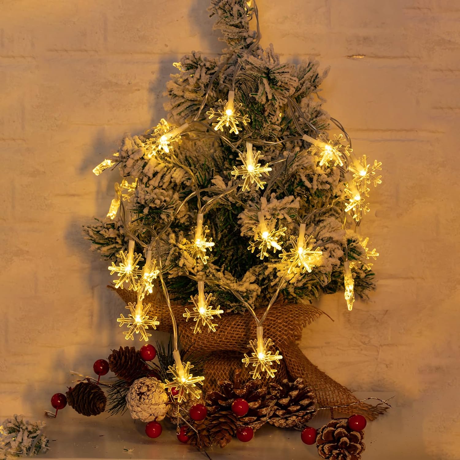 39 FT 100 LED Solar Powered Christmas Snowflake String Lights with 8 Modes, Warm White